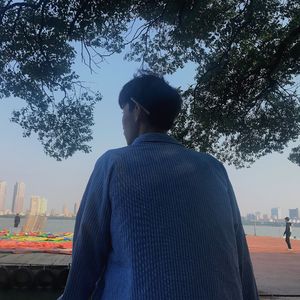 纲手吃雷影大狙的由来和寓意
